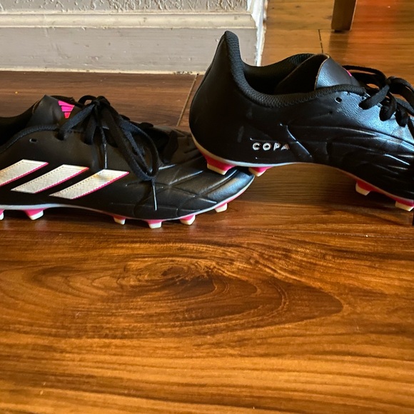 Adidas ladies soccer cleats - Picture 4 of 6